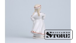 Статуэтка, Народный танец, Рига , Рижская фарфоровая фабрика, 50-е годы , 13 см