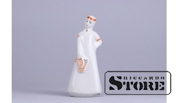 Статуэтка, Девушка с варежками, фарфор, Рига, Рижская фарфоровая фабрика, автор модели - Римма Панцеховская, 50-Е ГОДЫ г. 15 см.