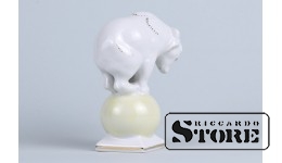 статуэтка,Медведь на шаре, Рига , Рижская фарфоровая фабрика, 50-е годы , 11 см,