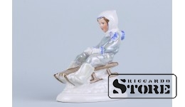 Статуэтка, С горки, фарфор, Рига, Рижская фарфоровая фабрика, автор модели - Зина Улсте, 50-е годы, 12 см