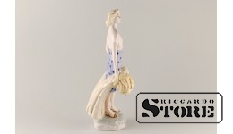 СТАТУЭТКА, Колхозница , РИЖСКАЯ ФАРФОРОВАЯ ФАБРИКА, АВТОР МОДЕЛИ - Зина Улсте, 50-Е ГОДЫ , 30.0 см.