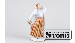 Статуэтка, Причитальщица, фарфор, Рига , фабрика М.С. Кузнецова, Авторская работа - Мирдза Януж, Автор модели - Августа Силиня, 1937-1940 г , 13.8 см