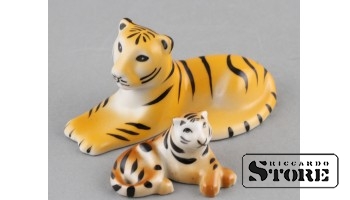 Статуэтка, Тигрята, Рига, Рижская фарфоровая фабрика, автор модели - Т.Полуйкевич 60-е годы, 5 см,2,8 см,  1-ЫЙ СОРТ