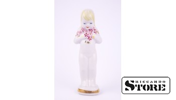 Figūriņa, Meitene ar ziedu, porcelāns, Rīga, Rīgas porcelāna rūpnīca, modeļa autors - V. Veiss, 1970tie gadi, 16 cm