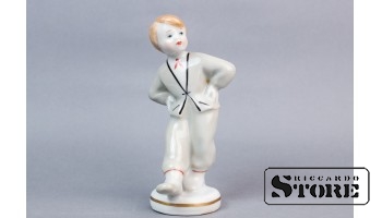Статуэтка мальчик в народном костюме фарфор, Рижская фарфоро-фаянсовая фабрика, 50-е годы, высота 12см