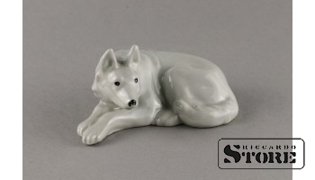 Cтатуэтка , Собака , фарфор,Рига, Рижская фарфоровая фабрика, 50-е годы , 5,5 см