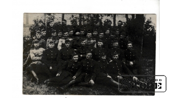 Старинная открытка Латвийские солдаты с новичками CSA844