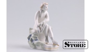 Статуэтка, На катке, фарфор, Рига , Рижская фарфоровая фабрика, автор модели - Оксана Жникруп, 60-е годы , 14.5 см