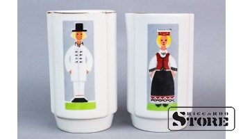 Вазы с людьми в народных костюмах, фарфор, Рига, Рижский фарфоровый завод, 60е-70е годы