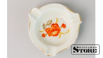 Пепельница, фарфор, Рига (Латвия), фабрика М.С. Кузнецова, 30е годы 20го века, диаметр - 7.7 см