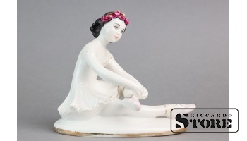 Статуэтка Маленькая балерина, фарфор, Ленинград, ЛФЗ, автор модели Софья Велихова, 60е годы 20го века, 13см