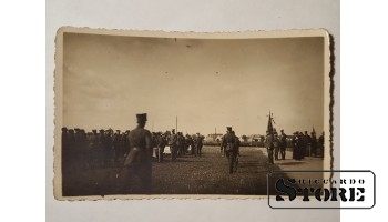 Довоенная Латвийская армия. Построение со знаменем.