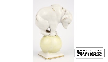 figūriņa Lācītis uz bumbas. Rīgas porcelāna fabrika, 1950tie gadi, 11 cm, 1.šķira