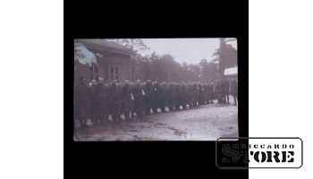 Открытка, Солдаты выстроились во дворе