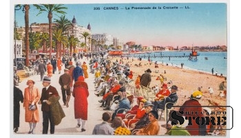 Vintage postcard Walking along the embankment. 20th century # NT353