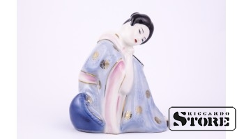 Figūriņa, Čio-Čio-San, porcelāns, Rīga, Rīgas porcelāna rūpnīca, modeļa autors - Rimma Pancehovska, 1950tie gadi, 9.7cm