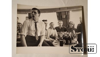 Фото В. Гайлиса 24×18 см. На " Дунае" по Дунаю наши девушки и эстонские парни. Подпись автора.
