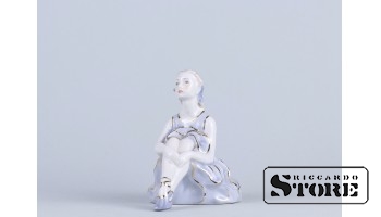 статуэтка, Балерина, фарфор, Рига , Рижская фарфоровая фабрика, автор модели - Римма Панцеховская, 50-е годы , 11.5 см