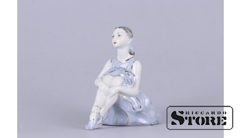 статуэтка, Балерина, фарфор, Рига , Рижская фарфоровая фабрика, автор модели - Римма Панцеховская, 50-е годы , 11.5 см