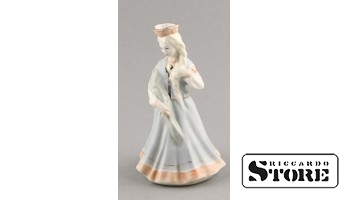 Statuette, Latvian girl, RIGA PORCELAIN FACTORY, MODEL AUTHOR - R. Karkunova, 1960s, 14.5 cm