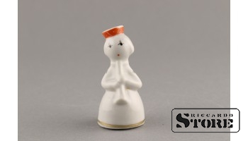 Figūriņa, Meitene no ansambļa ar flautu, porcelāns, Rīga, Rīgas porcelāna rūpnīca, modeļa autors - Levons Agadžanjans, 1960tie gadi, 6.5 cm, 1. šķira