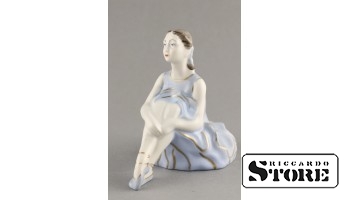 figūriņa balerīna. Rīgas porcelāna fabrika, modeļa autors - Rimma Pantsehovskaya, 50. gadi, 11.5 cm
