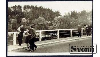 Старинная открытка Через Мост