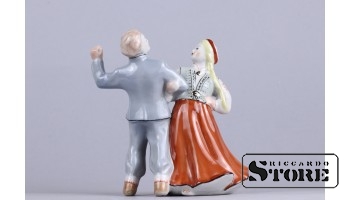 Figūriņa tautas deja. Rīgas porcelāna fabrika, modelis - Ilga Vanaga, 1950tie, 13.5 cm