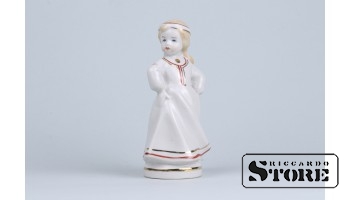 Статуэтка, Народный танец, Рига , Рижская фарфоровая фабрика, 50-е годы , 13 см